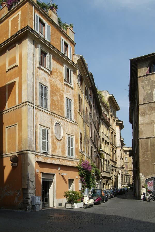 Κατάστημα της Gucci στη Ρώμη, Ιταλία Εκδοτική Στοκ Εικόνες - εικόνα από  gucci: 87433763