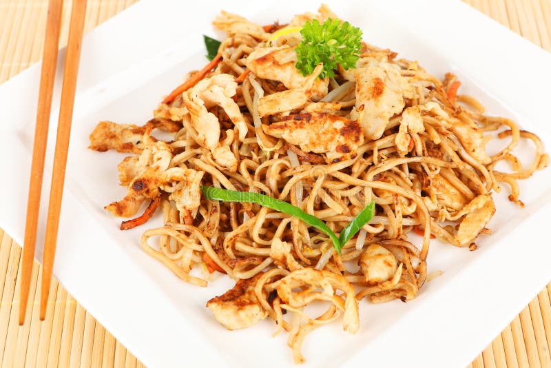 Рисовая лапша с курицей и овощами - пошаговый рецепт с фото на Повар.ру