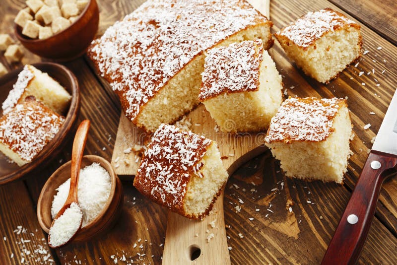 Пирог с манка и кокосовой стружкой