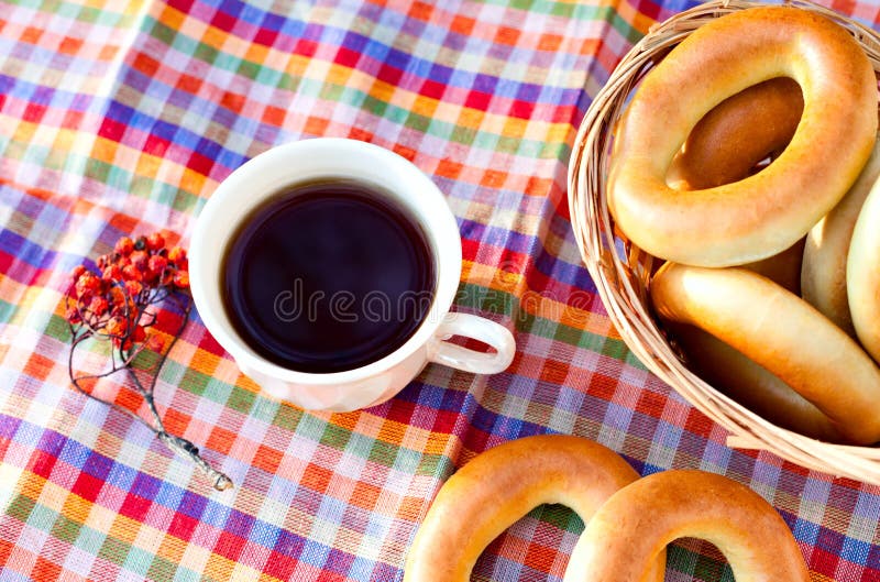 Кофе с бубликами