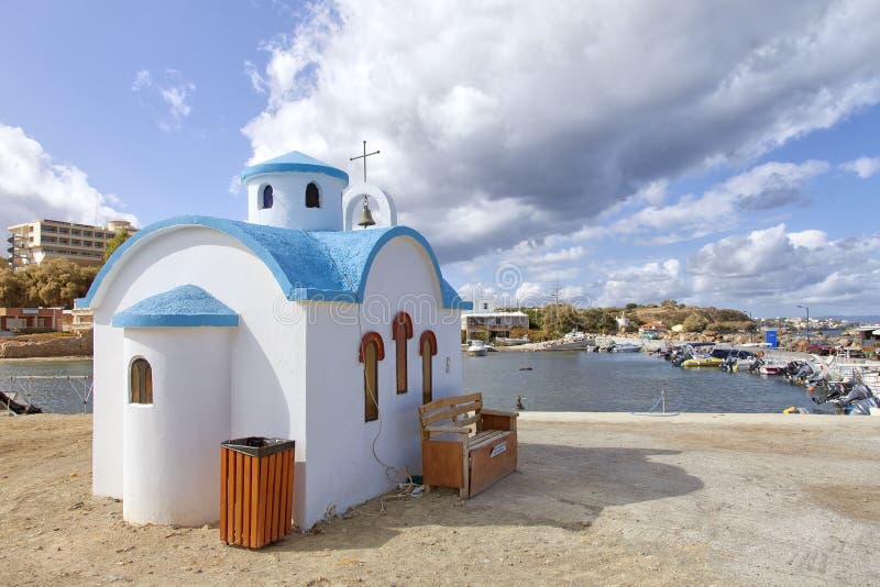 О Крит часовня в море