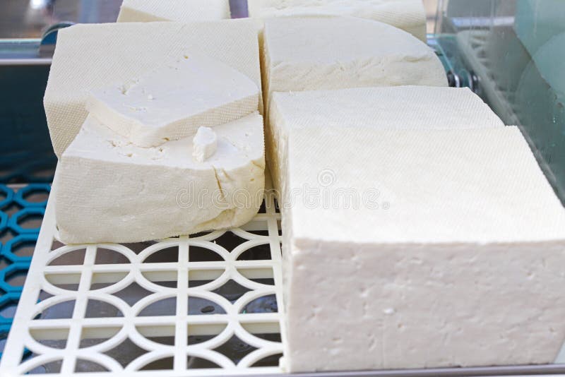 Сыр вдовы. Сыр соленый белый. Белый сыр в рассоле. Сыр белой вдовы. Белый армянский сыр в рассоле.
