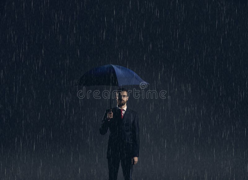 Человек под дождём реф. Azalia дождь темнота