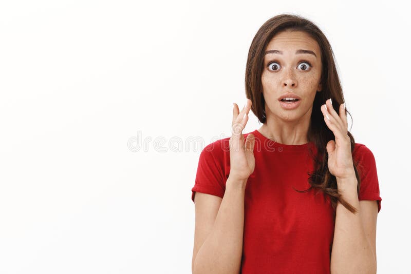 удивленная девушка на желтом фоне. удивленно и удивлено предложения. простить измену. удивленно и удивлено предложения. удивленно и удивлено предложения.