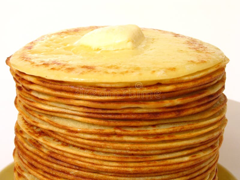 Кусок масла на блине