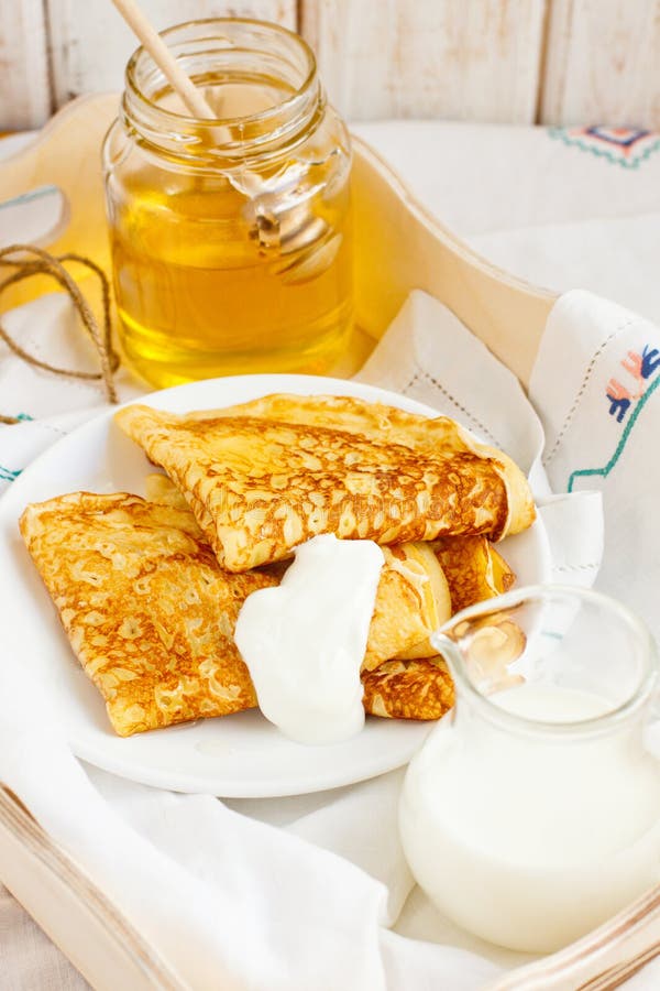 Вкусные блинчики с медом