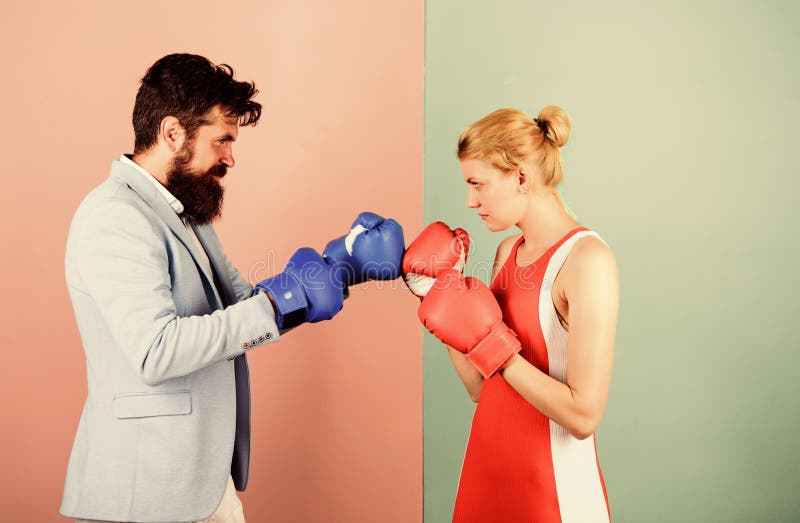 Отношения борьба. Конфликт бокс. Women Fight men. Плюс встречаться с боксером. 4 Года любви отношений боксер.