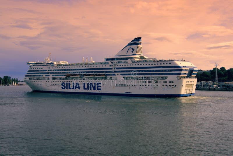 Ночь на корабле. Пароход плывет. Плыли пароме. Dfds паром киль клайпеда. Regina seaways.
