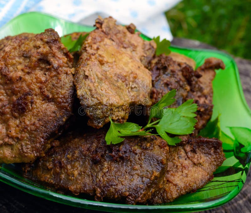 Печень жареная большими кусками