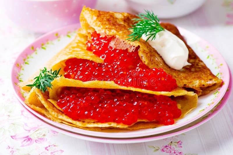 Фон блинов с икрой