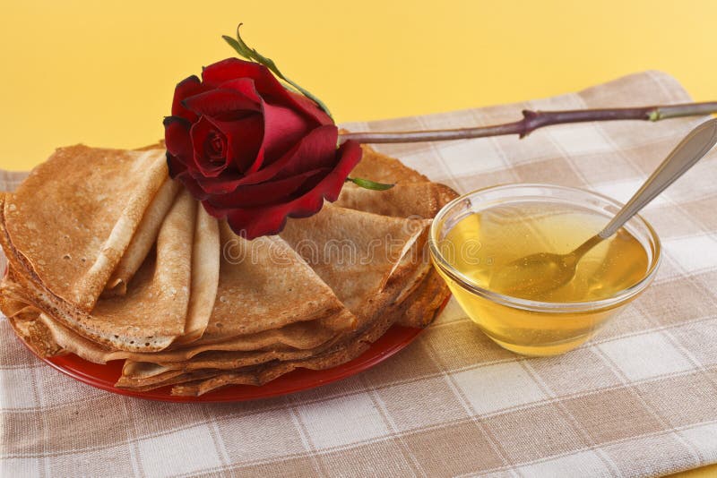 Красивые блинчики и цветы
