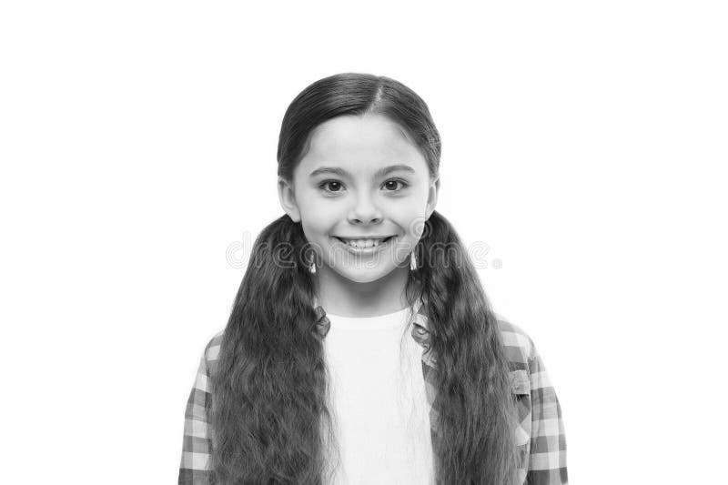 Verte V Chego Vashi Volosy Mogut Sdelat Malenkaya Devochka So Stilnym Stilem Prichesok Ponytail Nemnogoe Rebenok S Volosami Bryunet Stokovoe Foto Izobrazhenie Naschityvayushej Rebenok Volosy 150274206