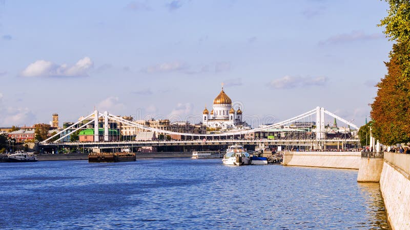 Крымский мост парк горького