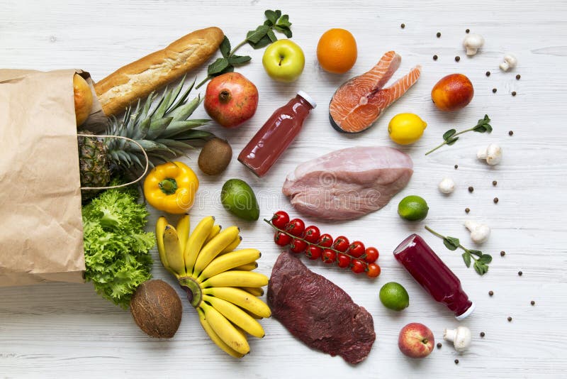 Продукты на белом сверху