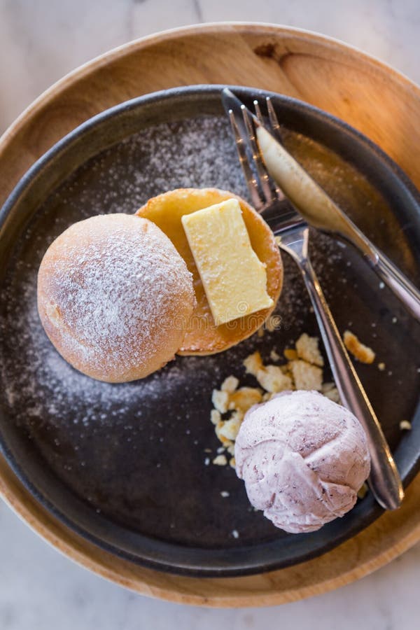 Sugar service code. Мороженое Таро. Мороженое из Таро. Хлеб с сахарной пудрой. Мороженое Таро вкус.