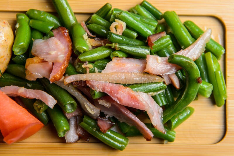 Спаржа с мясом