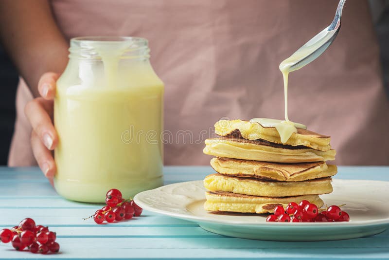 Блины со сгущенкой кофе