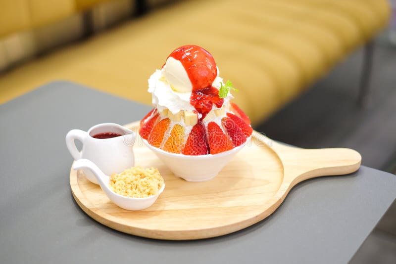 Strawberry Bingsu
