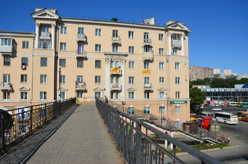 2-комнатная, улица Новоивановская 3, 6 этажей, 4 этаж, 63,0 кв. м. долгосрочная