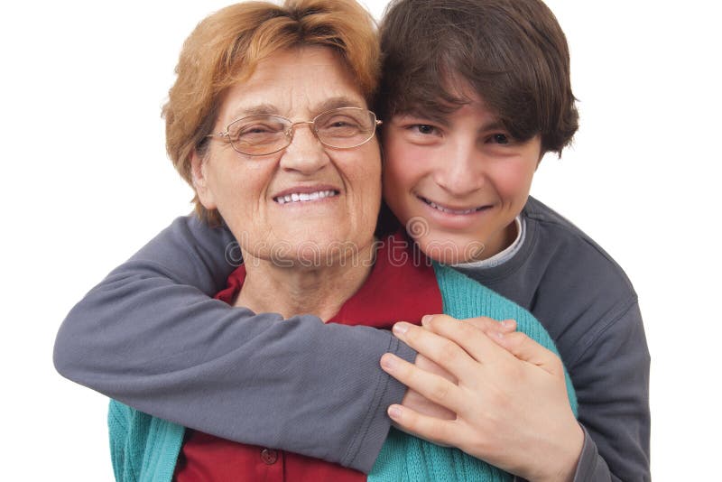 Обнимаю бабушку бабушку мою потому что минус. Бабушка и внук обнимаются. Бабушка с внуком объятия. Бабушка и внук подросток.