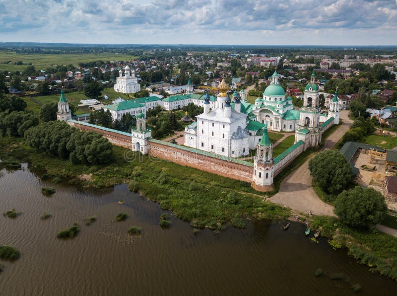 Город Ростов монастырь