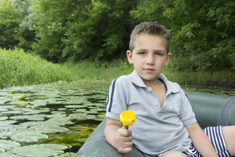 Мальчик река Мальчик река