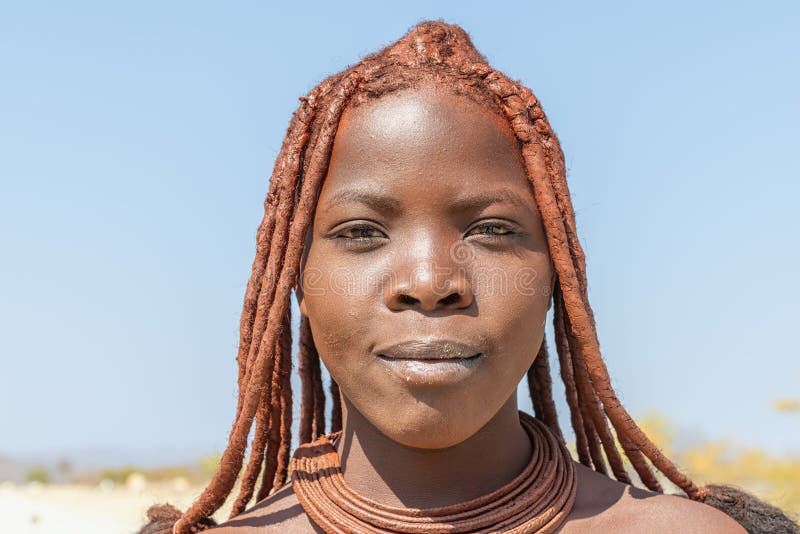Голое племя химба. Женщины Африки в деревнях. Химба фото девушек в полный рост. Племен Овахимба и оваземба на севере Намибии..