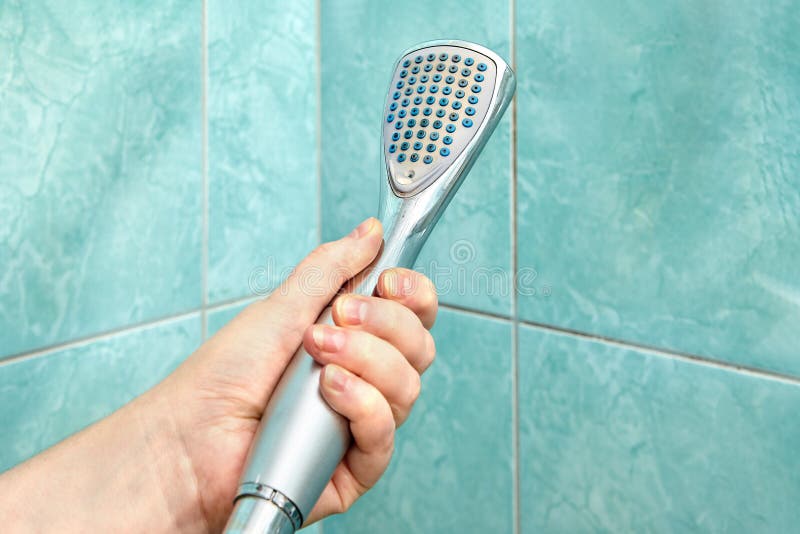 Old shower. Clean Shower heads. Shower head clean with Toothbrush. Головка от душа. Cleaning Shower head with Pin.