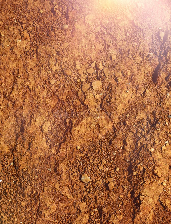 Горячая и сухая аграрная коричневая почва Стоковое Фото - изображение  насчитывающей пирофакел, конец: 104328130