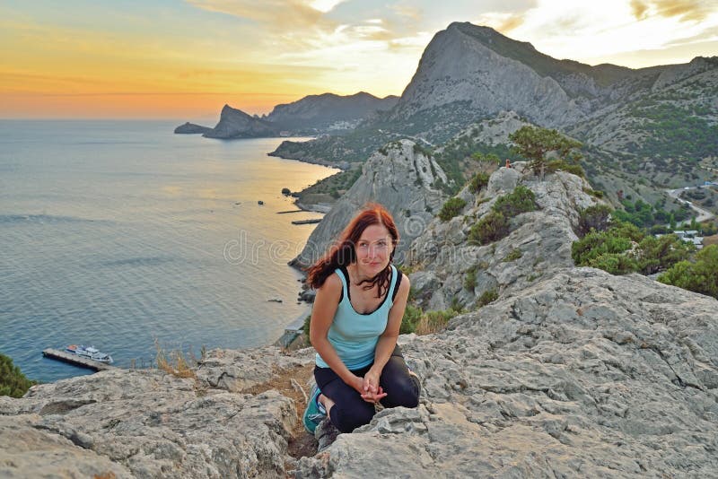 Крым море горы девушка