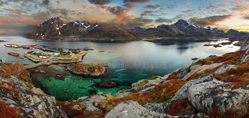 Лофотенские острова водопад