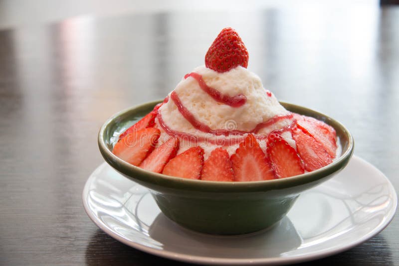 Strawberry Bingsu