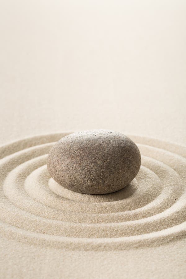 Грей дзен. Санд Стоун. Sand on Stones. Stone Sand Dzen. Triangle Stone on Sand.