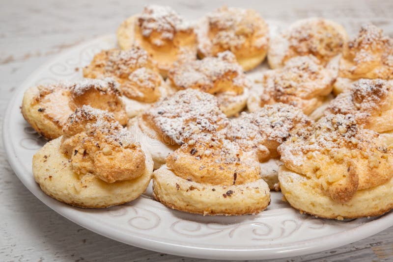 Печенье с грецкими орехами и вареньем