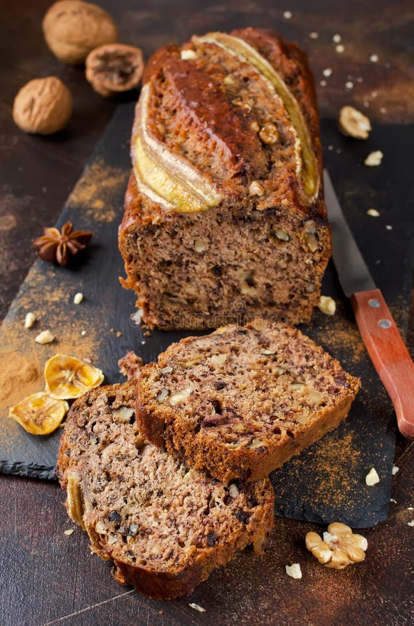 Банановый хлеб с грецкими орехами
