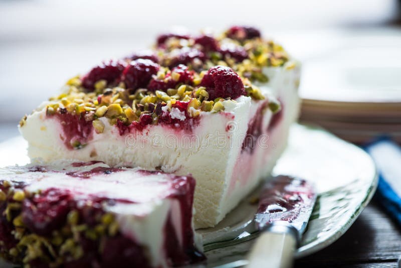 Семифредо с фисташками