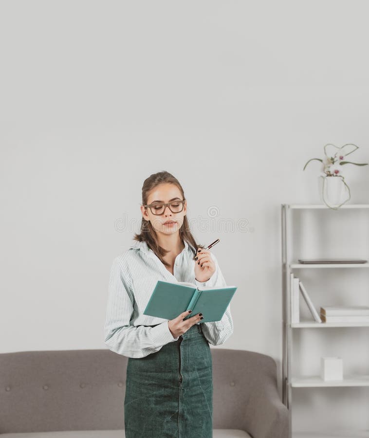 Женское предпринимательство. Женщина предприниматель. By the working teen. Ohio teens and working. Девушка офис менеджер.