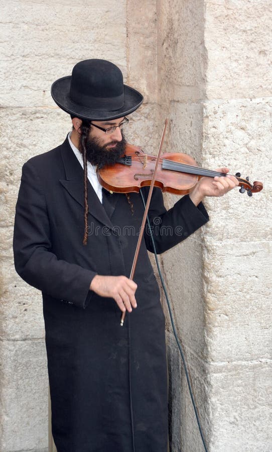 Еврей скрипка. Еврей скрипач. Еврей со скрипкой. Израильские скрипачи. Еврейская скрипка.