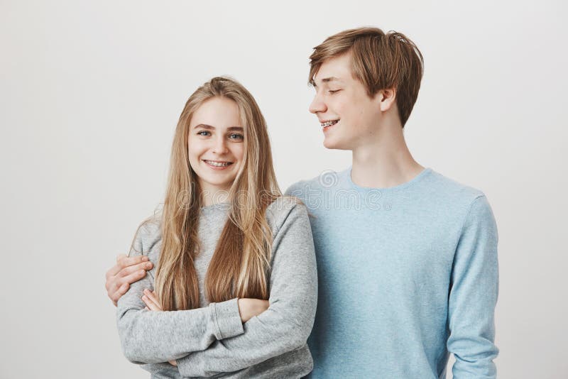 Сериал сводный брат. Фильм проделки близнецов 1980 польша. Meika woollard и уильям франклин. Джош стюарт фильм коллекционер. Проделки близнецов фильм польша.