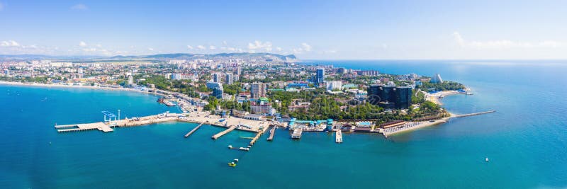 замечательная панорама города курорта анапа и пляжи города ограничивают вид с дрона Стоковое Фото - изображение насчитывающей гора, напольно: 232988162