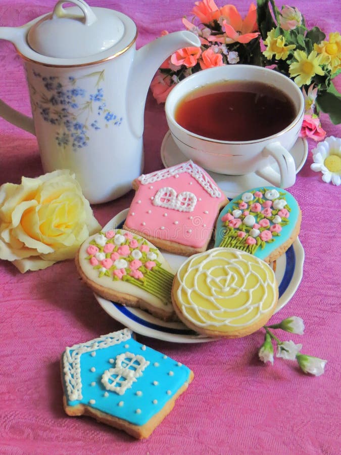 завтрак бутерброды и чай. угощения к чаю. чай с бутербродом. кофе и бутерброд с сыром. чай с бутербродом.