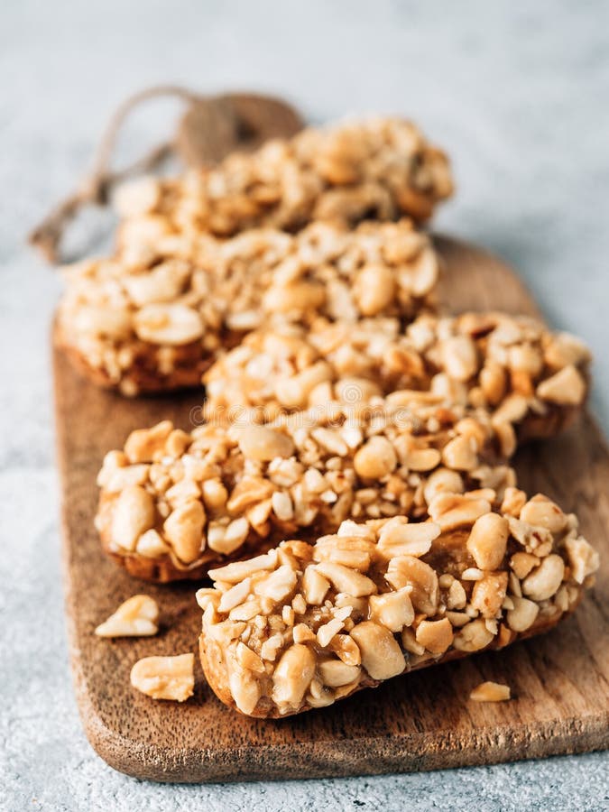 Profiteroles with Peanuts