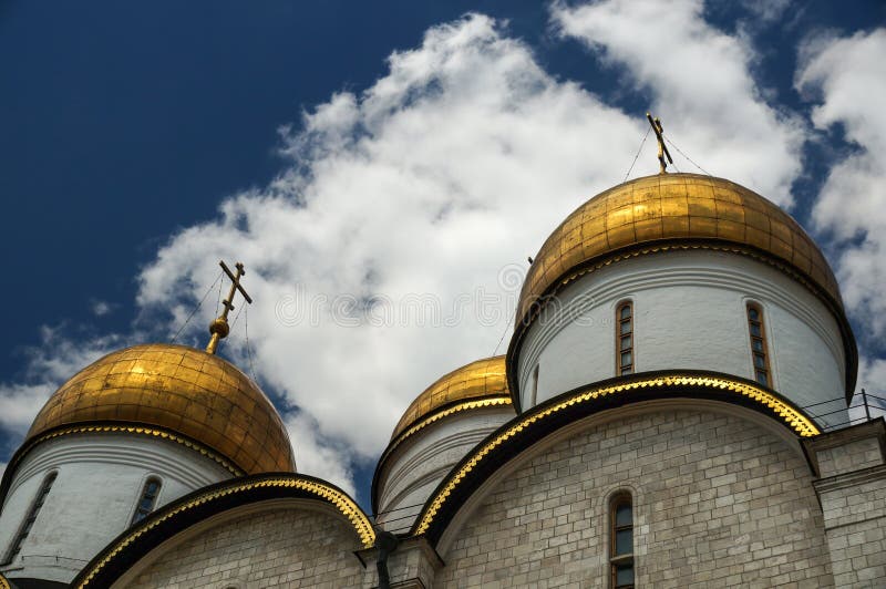 Ивана купола. Купол колокольни ивана великого. Крест с колокольни ивана великого 1812 года. Колокольня ивана великово. Ивана купола.