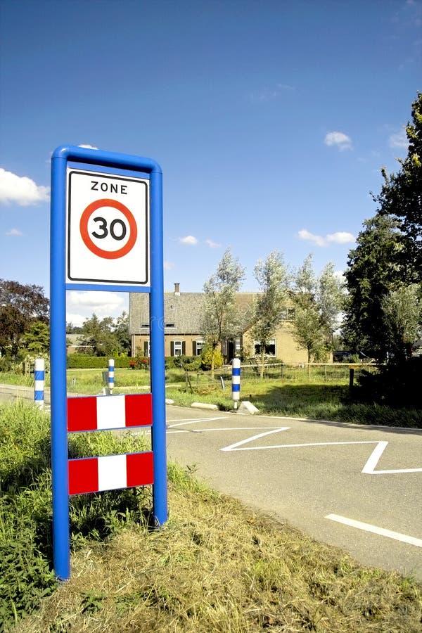 Зона с ограничением максимальной скорости. 5.31 "Зона с ограничением максимальной скорости".. Знак зона 30. Дорожный знак зона 40.