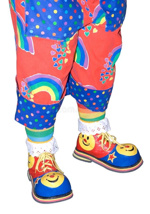 Нога клоуна. Ноги клоуна. Ботинки клоуна. Клоун в больших ботинках. Ботинки клоуна в цирке.