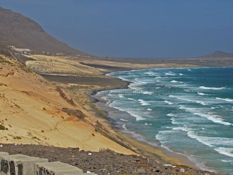 Kabo Verde Cabo Verde Otkryvaetsya Panoramnyj Vid Na Ostrova Plyazha I Visente Sao Voln Stokovoe Izobrazhenie Izobrazhenie Naschityvayushej Okean Krasivejshee 184199621