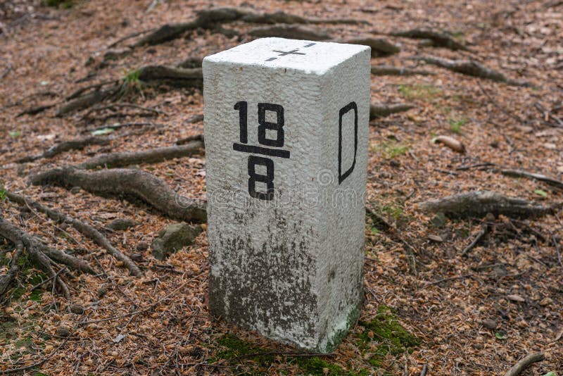 Пограничный маркер. Старая Пограничная сигнализация "скала" с-100.. Border Boundary.