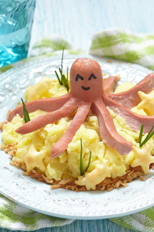 Картофельное пюре с сосисками