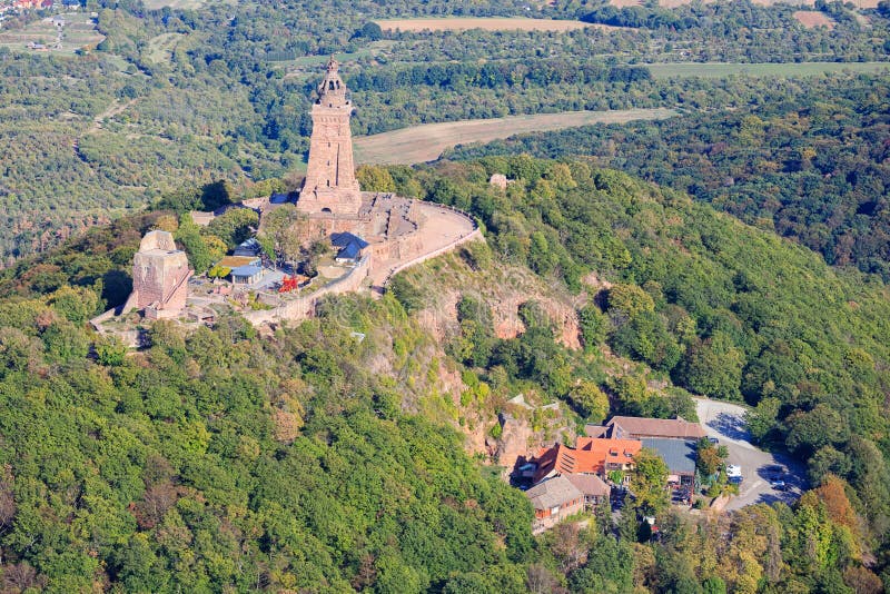 Замок барбаросса в германии