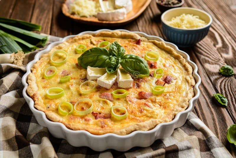 КИШ С беконом и сыром